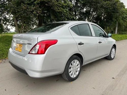 Nissan Versa 1.6 Drive