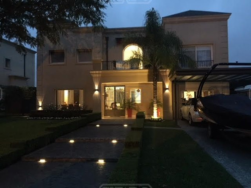 Casa En Venta Ubicado En San Isidro Labrador, Zona Norte