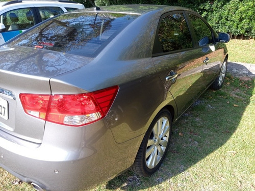 Imagem 3 de 6 de Kia Cerato 2013 1.6 Sx 4p