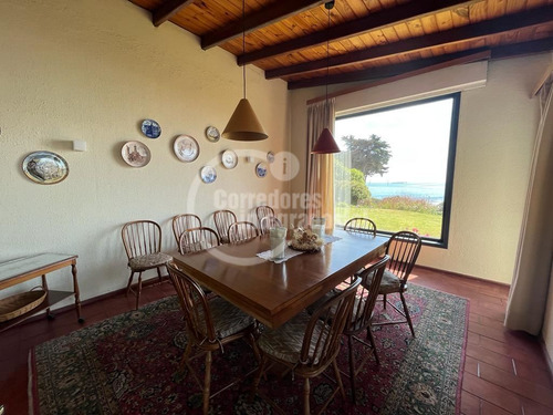 Casa En Venta De 5 Dorm. En Santo Domingo