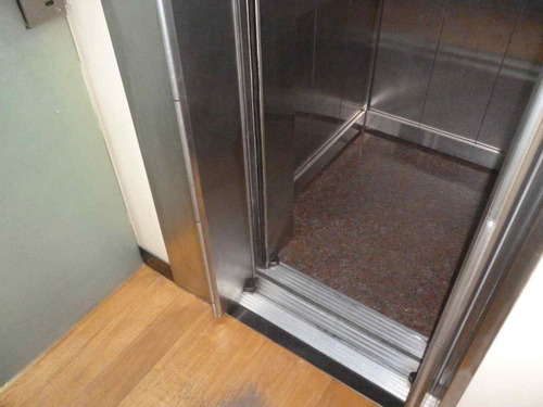 Venta Oficina O Departamento - Avellaneda Centro