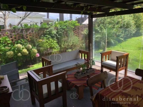 Imagen 12 de 14 de Casa En Punta Del Este, Playa Mansa. Excelente Ubicación A Una Cuadra De La Playa. - Ref: 54149