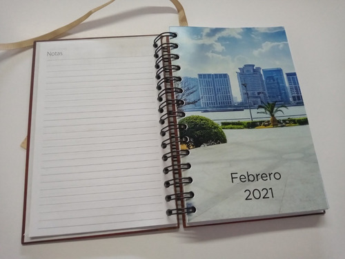 Agenda Diaria 2021 - Personalizada Con Logotipo Y Textos.