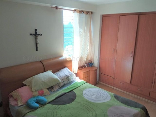Imagen 11 de 17 de Apto En Venta 22-3589 Maria Santaella 0414-3188350 0412-3625141