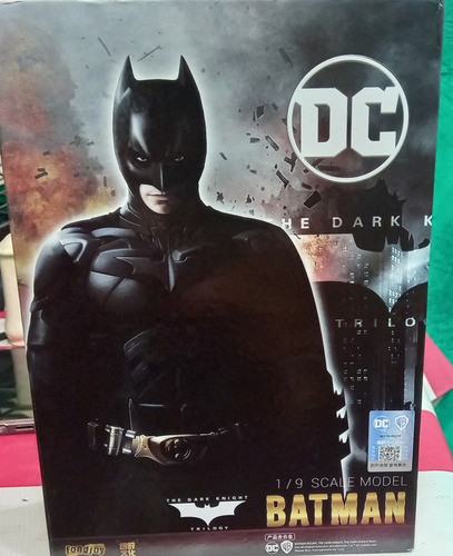Batman Dark Knight Figura Escala 1/9 Cristian Bale Edition