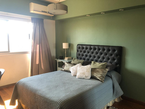 Imagen 25 de 30 de Casa En Venta - 5 Ambientes Con Piscina - Zona Residencial En Castelar Centro