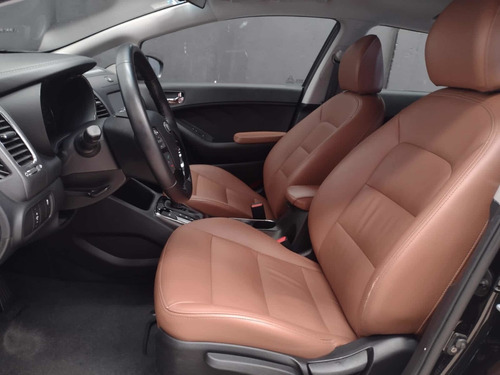 Imagen 8 de 15 de Kia Forte 2.0 Hb Ex At 2018