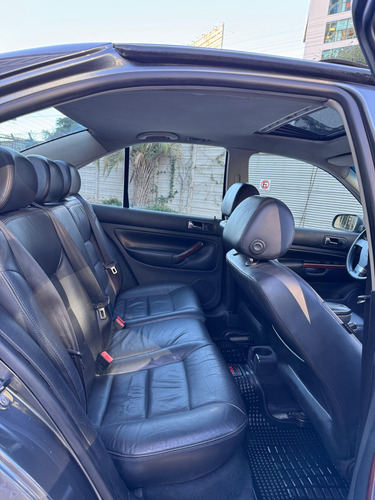 Volkswagen Bora 1.8 Highline T 180cv Cuero