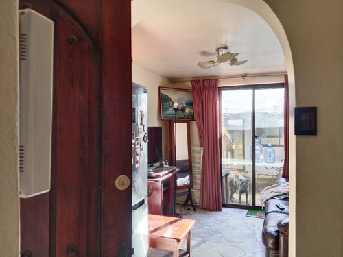 Venta De Exclusiva Residencia En Los Lirios, Collao: Comodi