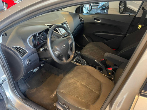 Imagem 9 de 11 de Hyundai Hb20x Style 1.6 (aut) Flex Automático