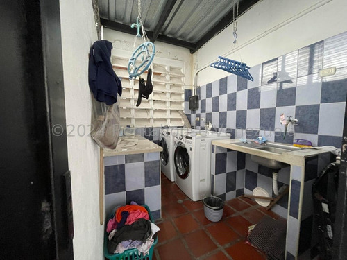 Alquiler Fabulosa Casa Con Gran Potencial Comercial,ubicada Al Centro De Barquisimeto Gabriela C