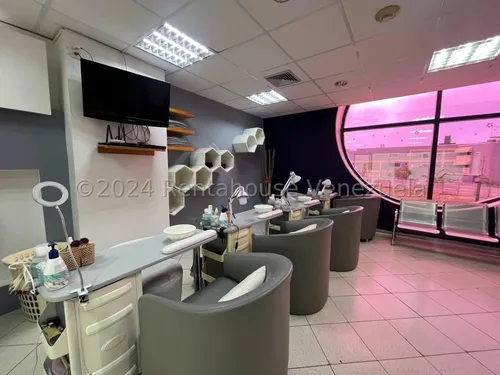 Maria E. Vende Fondo De Comercio Negocios Belleza Y Salud, Completamente Operativo, Totalmente Equipado, Ubicado En Excelente Zona Del Este, Lara#25-20498**