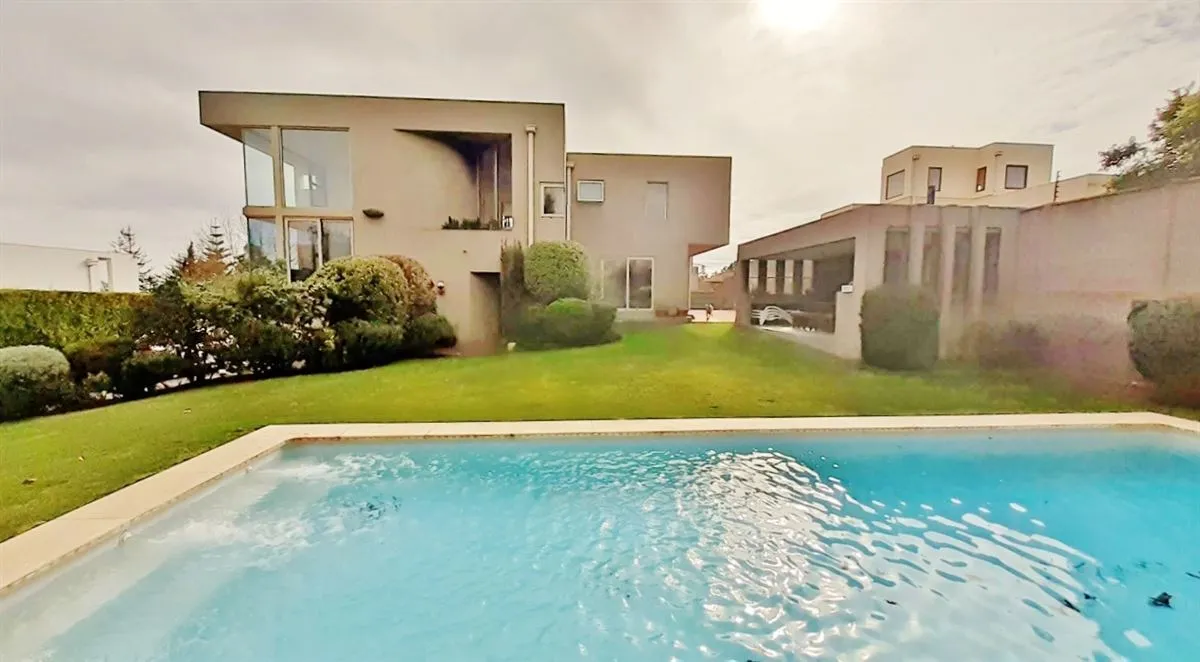 Imagen 1 de 30 de Casa En Venta De 6 Dorm. En Concón