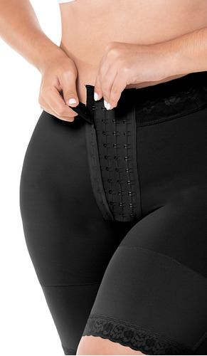 Faja Short Cuerpo De Guitarra Con Gafetes, Myd Sta-00428