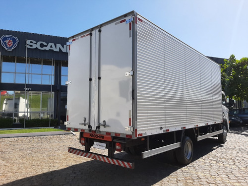 Imagem 9 de 10 de Volkswagen 11-180 Ano 2021/2022 Com Baú Facchini