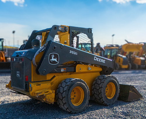 2021 Mini Cargador John Deere 332g