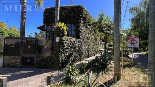 Casa De 3 Plantas En Venta En Rincón De Milberg