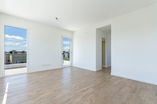 Casa 4 Amb En Alquiler Santa Lucía Con Jardín
