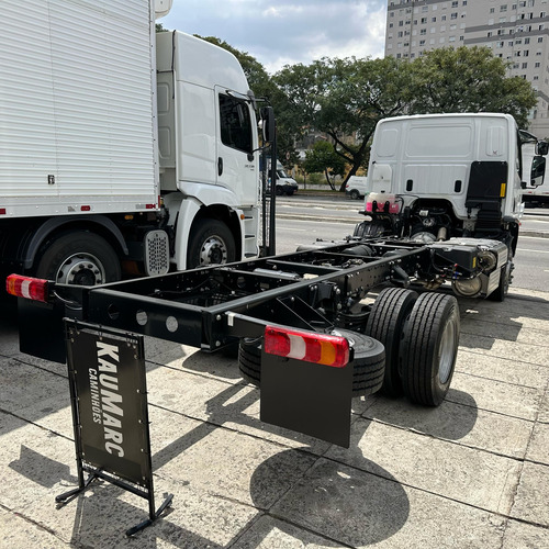 Mb Accelo 1017 Ano 2025 Chassi 4x2 Zero Km Financia Até 100%