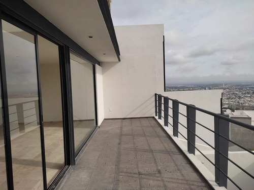 Imagen 14 de 24 de Vista Al Hoyo 3 Y La Ciudad Con Cuarto De Juegos