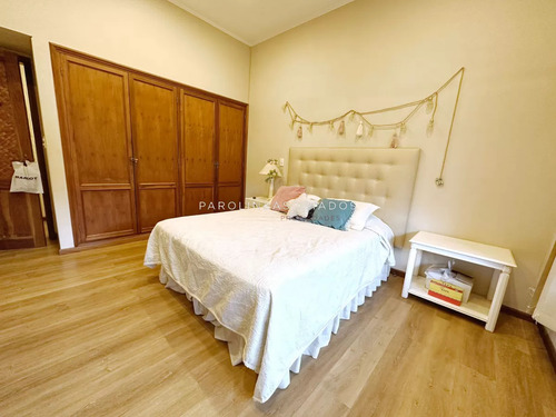 Excelente Casa En Venta De 5 Dormitorios En Lugano, Punta Del Este.