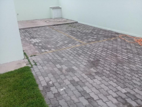 Apartamento Em Jardim Atlântico Leste (itaipuaçu), Maricá/rj De 50m² 2 Quartos À Venda Por R$ 185.000,00 - Ap623959