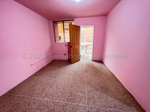 Se Vende Conservado Apartamento Maracay Zona Centro 24-9986 Al