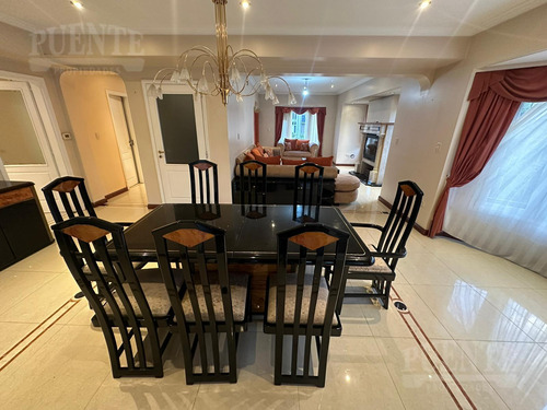 Importante Casa En Venta En Saint Thomas Sur 4 Dormitorios Escritorio Y Dependencias