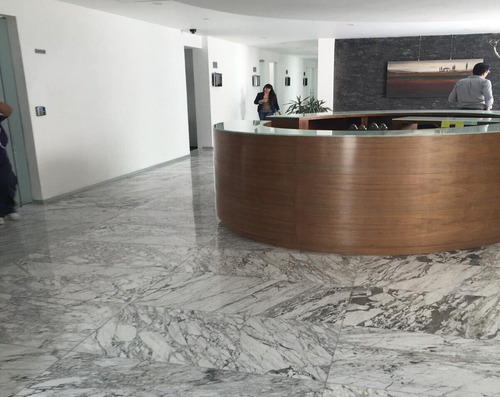 Hermosas Oficinas, Excelente Ubicacion, Con Salas Juntas Y Salon Vip