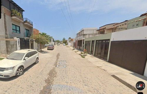 Casa Ubicada En Colonia Los Defines Puerto Vallarta, Jalisco, Con 4 Recamaras Y 126m2. A 10 Minutos De Playa Las Glorias.