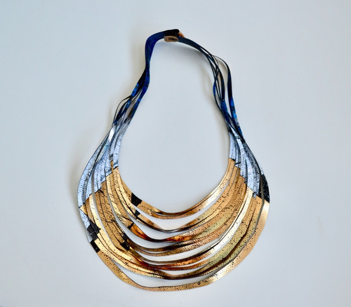 Imagen 1 de 5 de Collar Ondas Dorado