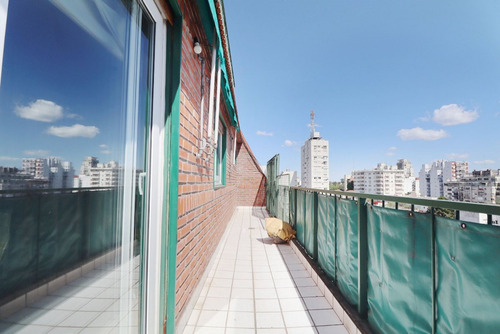 Dpto. 4 Amb. En Duplex Con 2 Balcones Y Cochera