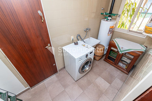 Venta Casa 4 Ambientes Con Jardín Y Piscina En Haedo Sur