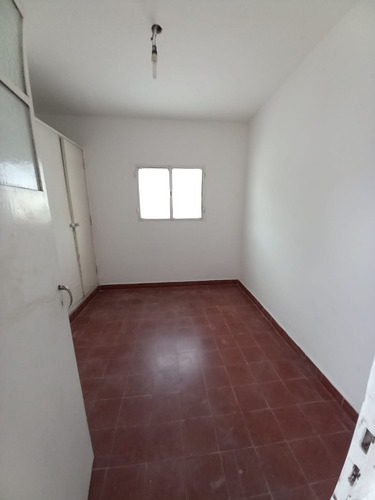 Casa En Alquiler De 3 Dorm En Quintas De Santa Ana