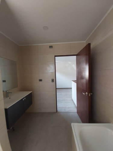 Imagen 24 de 25 de Exclusiva Casa En Arriendo Pintor Cosme San Martin, La Reina