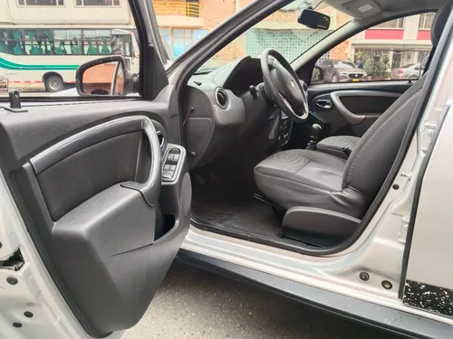 Renault Duster DYNAMIQUE 4X4 2000CC MT AA