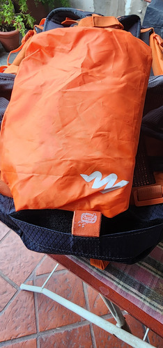 Mochila Trekking Quechua Forclaz 40 Air Plus. Decathlon Azul Oscuro Liso (Usado)