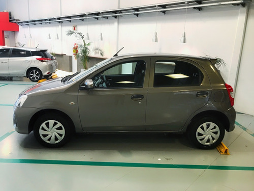 Toyota Etios X 1.5 6 M/t 5p