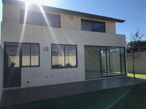 Imagen 19 de 30 de Casa En Venta En Fraccionamiento Xochitlcali