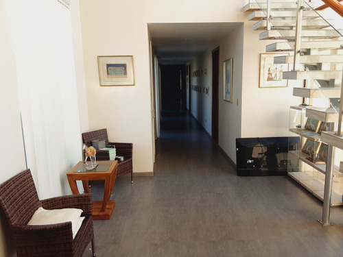 Casa De Lujo, Condominio Santa Teresita De Lisieux