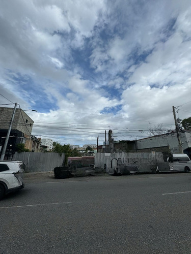 Vendo Solar De 804 Metros En La Avenida Los Próceres Próximo A Intel Con 24 Mts De Frente