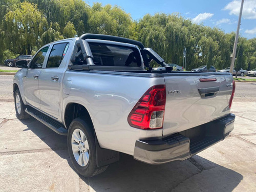 Imagen 7 de 14 de Toyota Hilux 2019 2.7 Cabina Doble Sr Mt