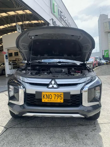 Mitsubishi L200 Gls Se Tp 2500cc Td 4x4 7ab Abs Modelo 2022