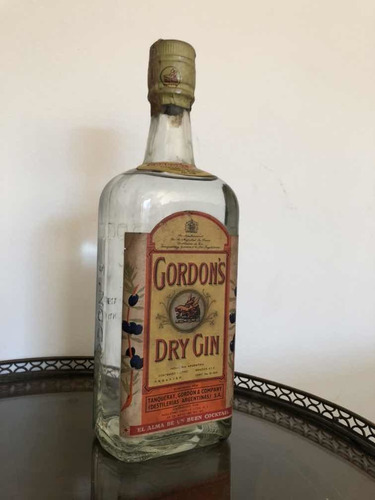 Antigua Botella Cerrada De Gordons Dry Gin