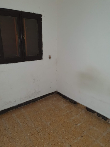 Imagen 18 de 20 de Dos Casas Y Local En Block