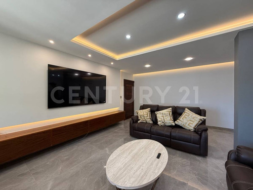 Casa En Venta Recien Remodelada En Ejido Sur Con 950m2 De Terreno