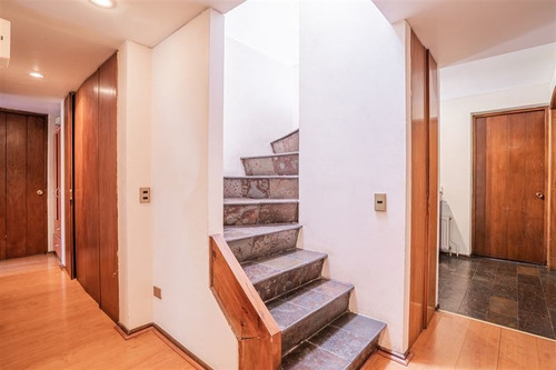 Imagen 7 de 24 de Casa De 5 Dorm + Servicios. Colegios Everest Y Santiago
