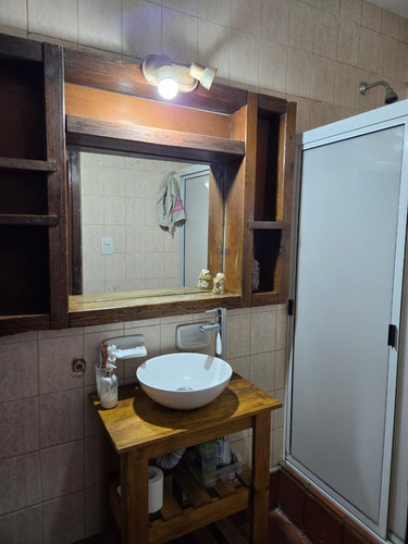 Venta Casa De 3 Dormitorios Con Patio, Barrio Jorge Cura Rosario