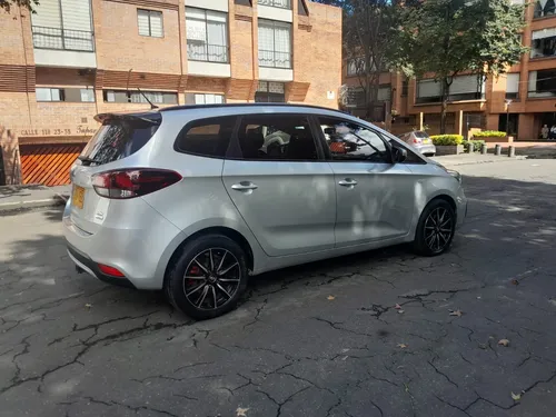 Kia Carens 2.0 Suv MT