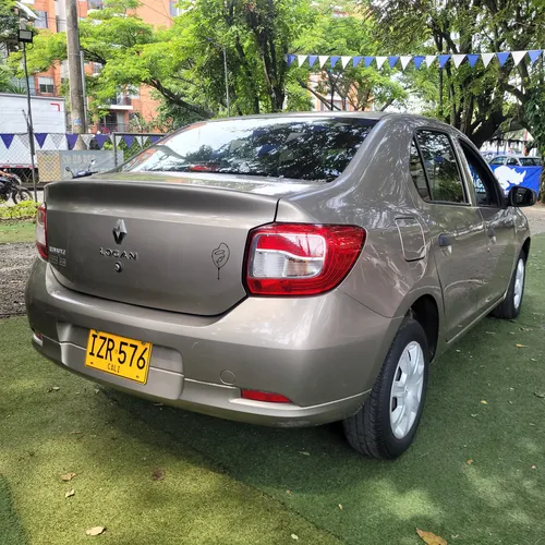 Renault Logan 1.6 Authentique